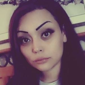 Meet your Posher, Aneshia